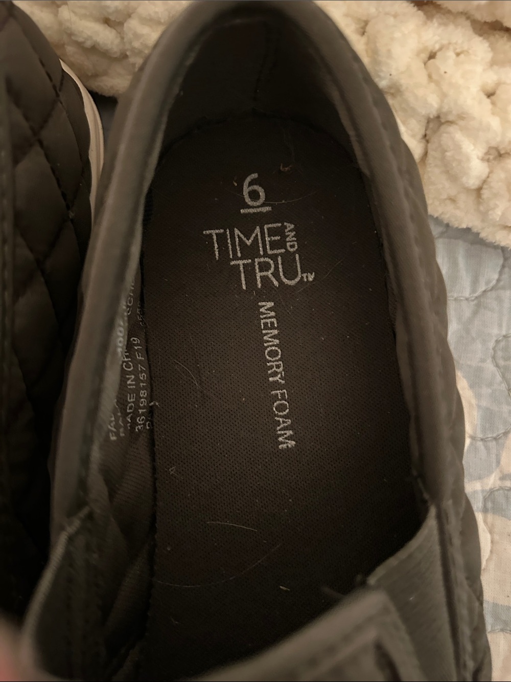 Slip ons - Picture 2 of 3